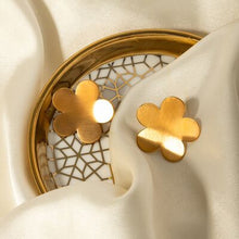 Load image into Gallery viewer, 18K Gold-Plated Stainless Steel Flower Stud Earrings
