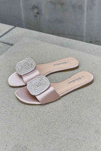 Load image into Gallery viewer, Weeboo New Day Slide Sandal
